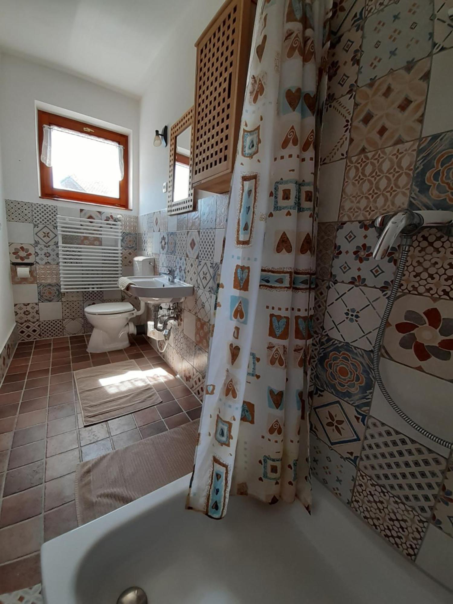 Hungaria Vendeghaz Hotel Eger Buitenkant foto